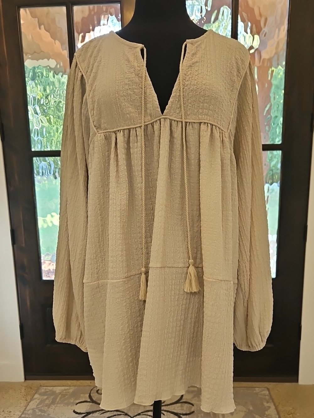 ELLOS Women's Cream Textured Peasant Tunic with Tassel Tie. Size 18/20 (L)